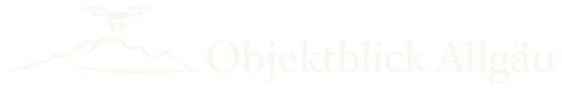 Logo von Objektblick Allgäu mit stilisierter Bergkontur, Drohne und dem Schriftzug „Objektblick Allgäu“.